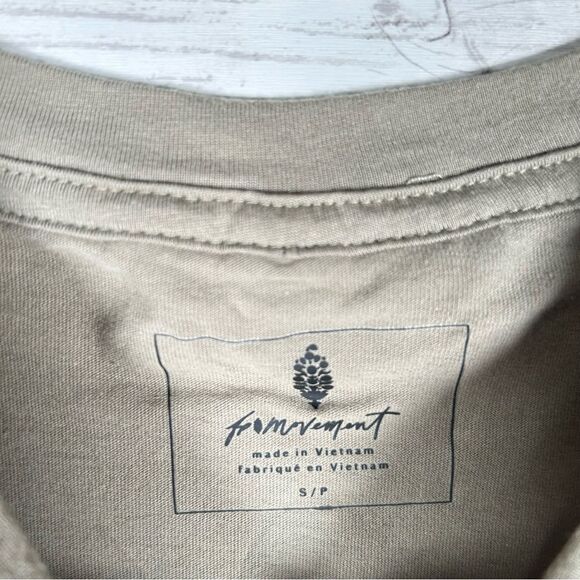 Free People Movement Inspire Logo Sage Green Crop T-shirt S NWT $48 - Picture 5 of 9